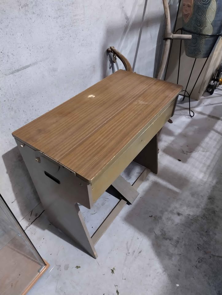 Rare Yamaha school desk reed organ
