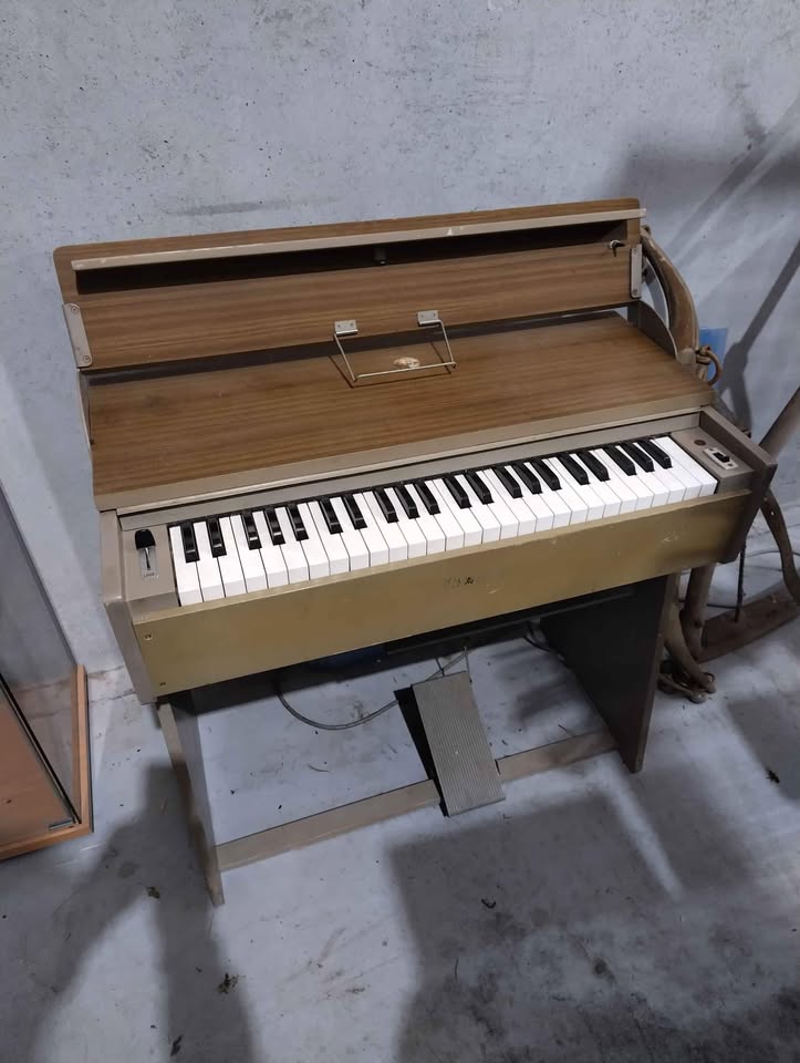 Rare Yamaha school desk reed organ