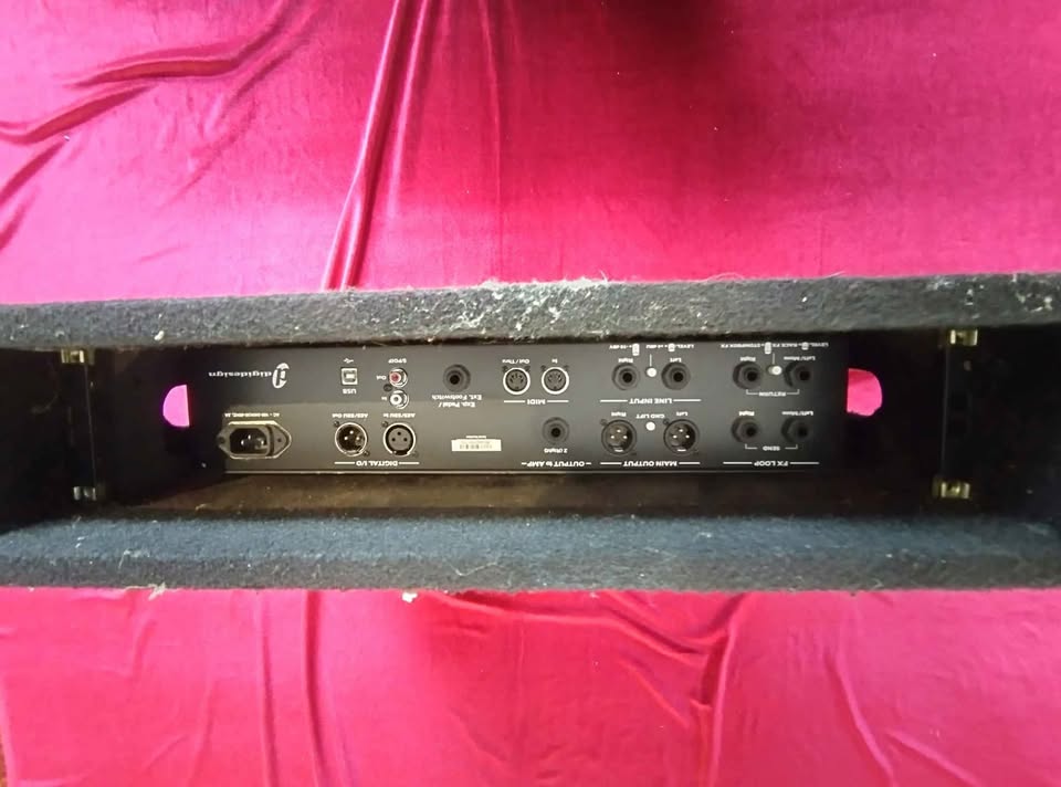 Avid Eleven - guitar effects simulator and rack good working order