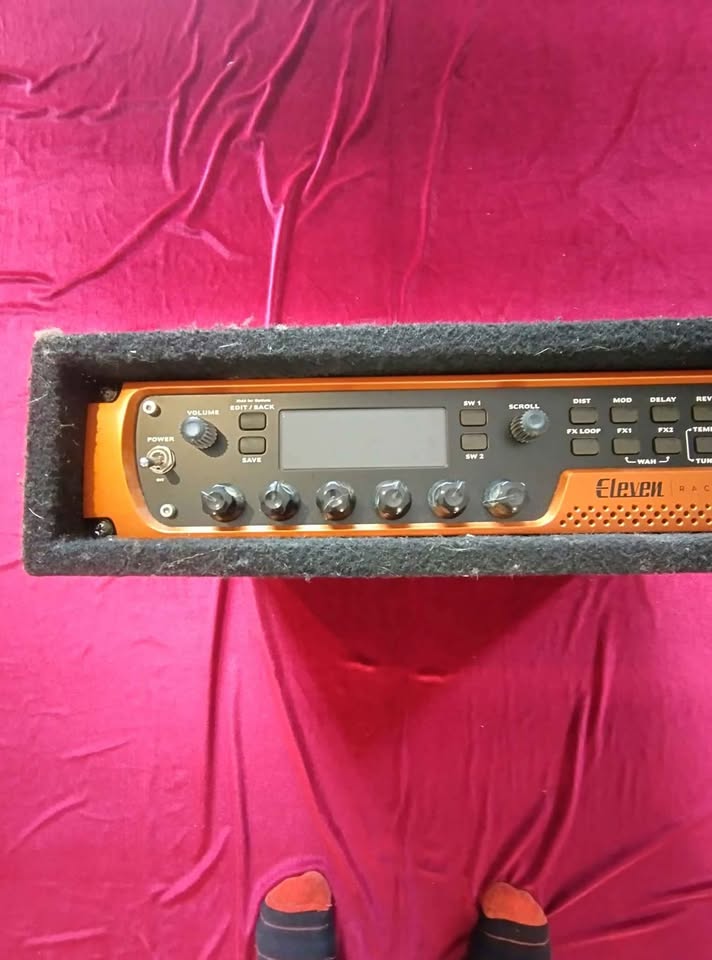 Avid Eleven - guitar effects simulator and rack good working order
