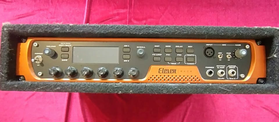 Avid Eleven - guitar effects simulator and rack good working order