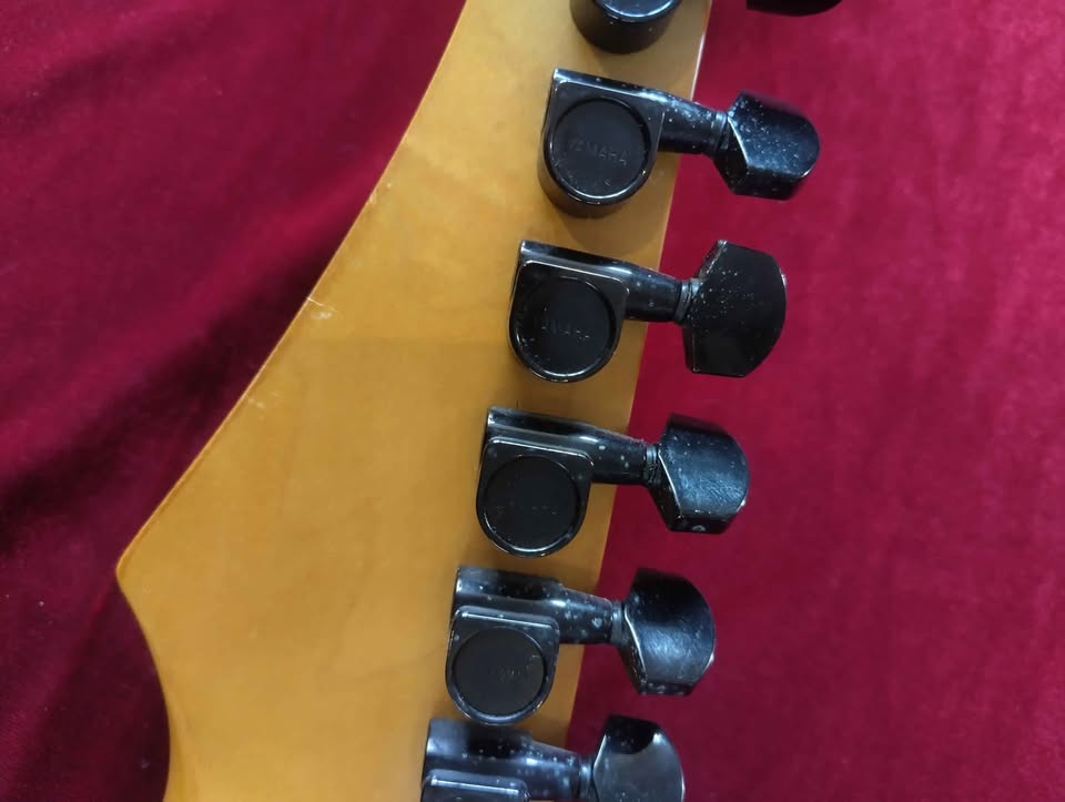 Yamaha RGX 512-V Electric Guitar