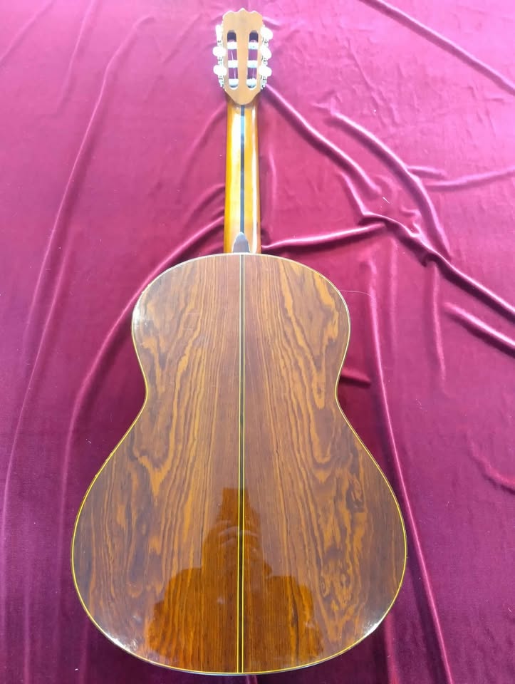 K Yairi YC-100 classical guitar 1990 - Stunning