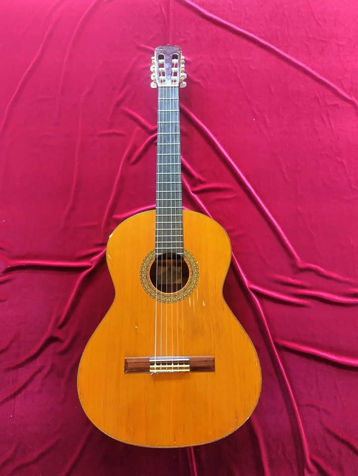 K Yairi YC-100 classical guitar 1990 - Stunning