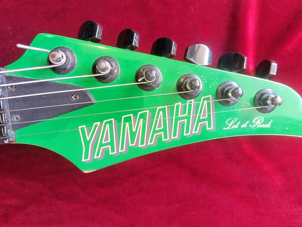 Yamaha RGX 512-V Electric Guitar