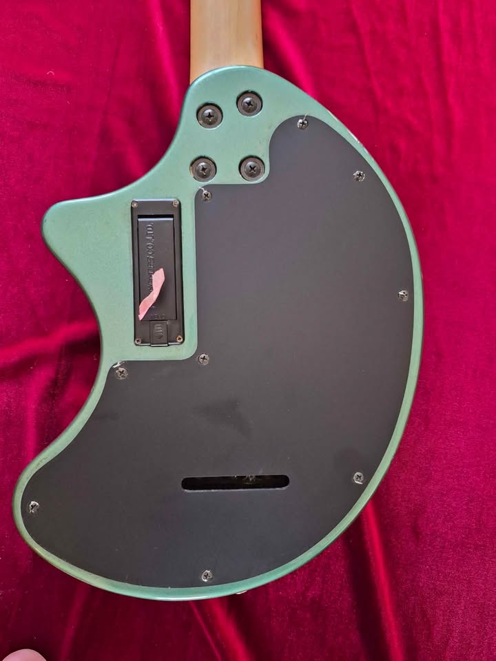 Fernandes ZO-3 vintage electric travel guitar