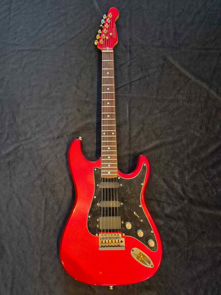 La Grange Ranger Deluxe MIJ guitar (Strat Copy)