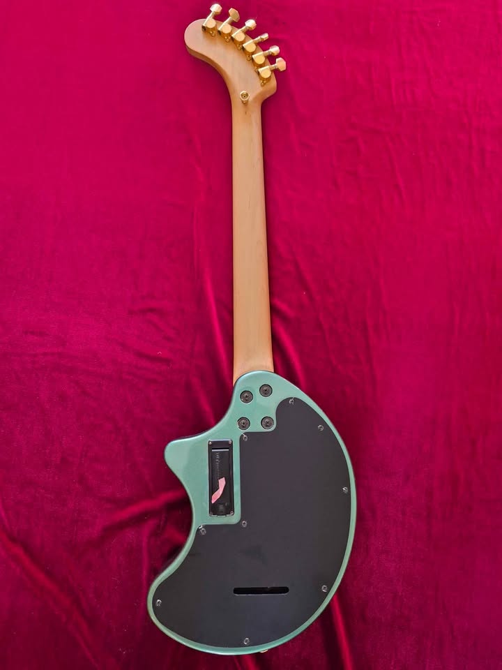 Fernandes ZO-3 vintage electric travel guitar