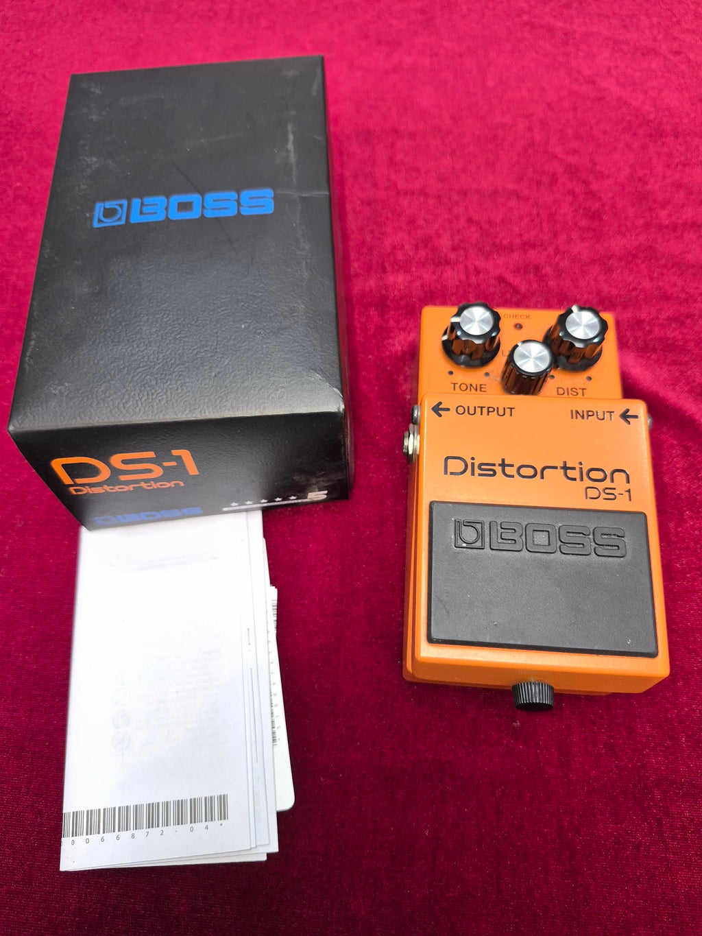 Boss Ds-1 Distortion Pedal with box